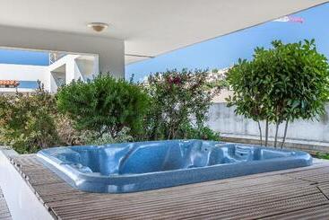 هتل Vacanceole  Residence Le Crystal