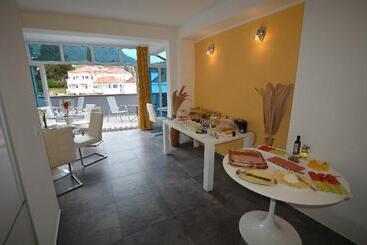 هتل Villa Avantgarde