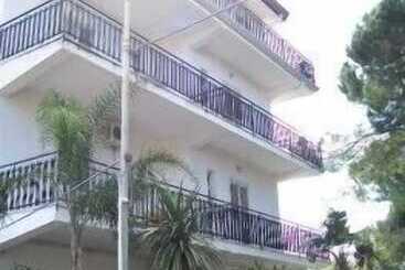 هتل Villa Santantonio