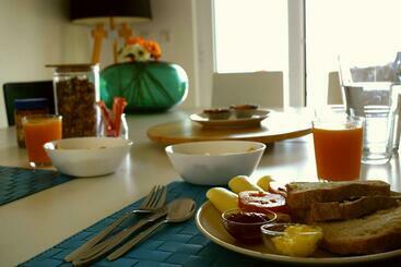 هاستل Arthouse Surf Ericeira