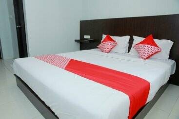 هاستل Grand Wisata Hotel By Oyo Rooms