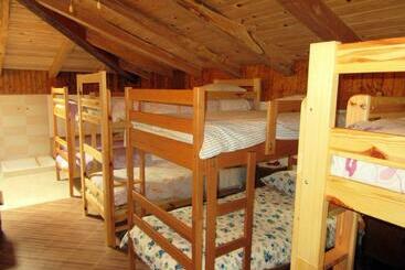 هاستل Kamp Rut