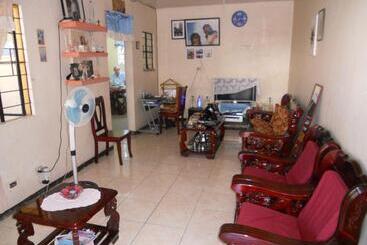 تختخواب و صبحانه Guesthouse Cavite