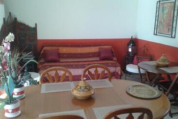 تختخواب و صبحانه Gîte Aux Amandiers