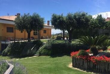 تختخواب و صبحانه Il Giardino Sul Mare