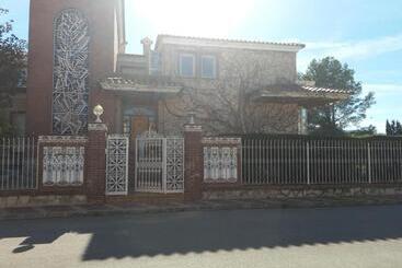 تختخواب و صبحانه Villa Los Angeles Piscine Privée Pour 20 Personnes