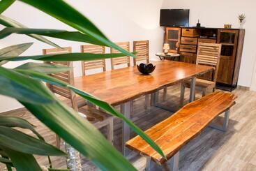 Gwuni B&b