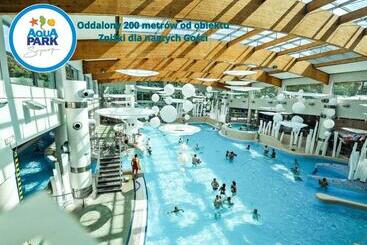 هتل Aqua House