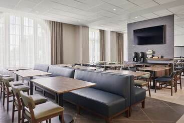 هتل Hyatt House Chicago Medical/university District