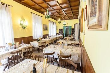 هتل Ristorante San Carlo