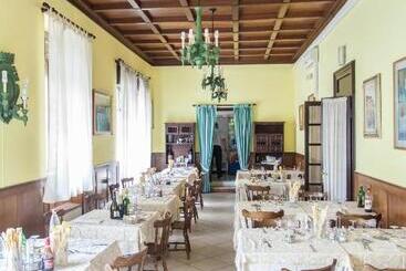 هتل Ristorante San Carlo