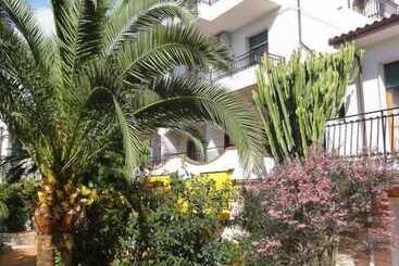 Residenza Dei Fiori   By Mamberto S.r.l