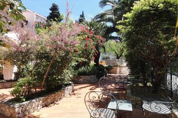 Residenza Dei Fiori   By Mamberto S.r.l
