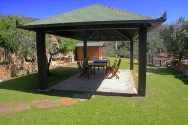 Spacious Cottage In Cortona With Swimming Pool