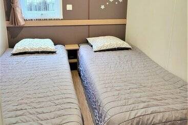 هتل Mobil Homes Deux Chambres