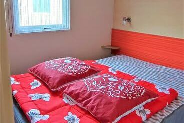 هتل Mobil Homes Deux Chambres