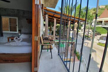 پانسیون Life Kohtao Resort
