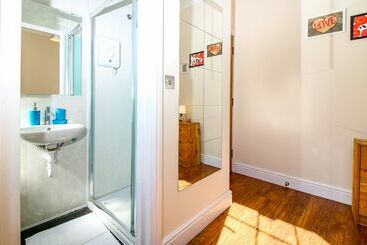 پانسیون Private Ensuite Room Liverpool Street