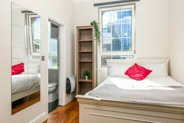 پانسیون Private Ensuite Room Liverpool Street