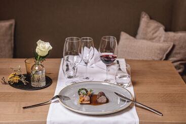 هتل Alpine Inn Davos