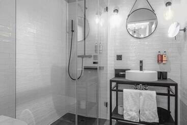 هتل Alpine Inn Davos