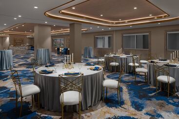 هتل Courtyard By Marriott Calgary Downtown