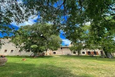 هتل Exclusive Pool Open All Year Spoleto Biofarm Slps 8 Village Shops, Bar1 Km 6