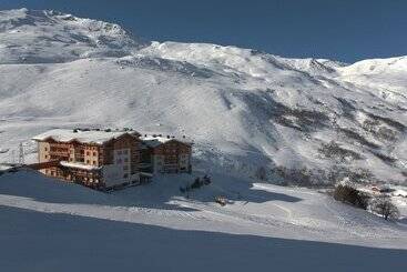 هتل Le Chalet Du Mont Vallon Spa Resort