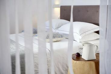 هتل Santa Maria Luxury Suites & Spa