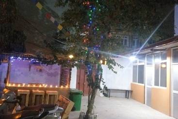 Mystic Inn Bed And Breakfast Hostel