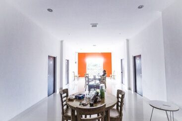 پانسیون Florent Guest House