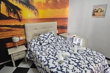 پانسیون Hostal Sevillana Costa