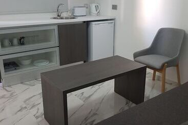 پانسیون Les Palmiers Petrou Apartments