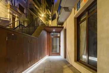 膳宿费 Mirotzas And Apartments