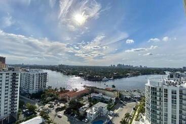 W Fort Lauderdale