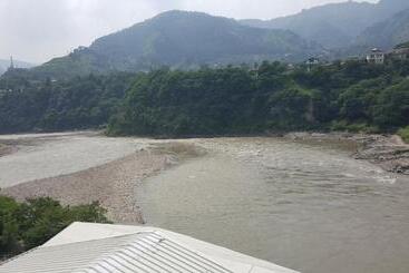 Sangam Hotel Muzaffarabad