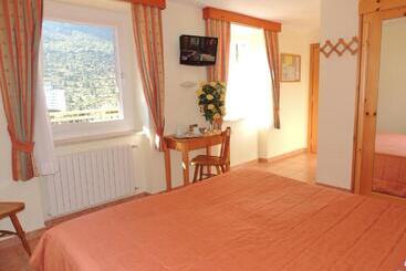 Отель Albergo Eden