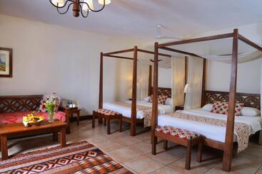 هتل Baobab Beach Resort & Spa