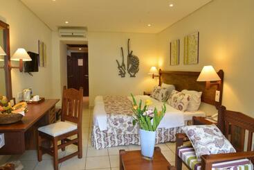 هتل Baobab Beach Resort & Spa