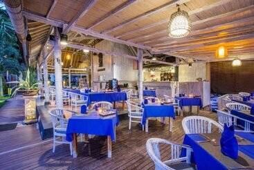هتل Bay Shore Huts