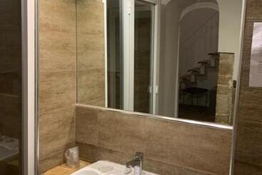 هتل B&b La Dimora