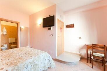 هتل B&b La Dimora