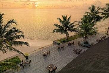 هتل Canareef Resort Maldives