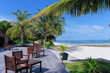 هتل Canareef Resort Maldives