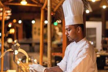 هتل Canareef Resort Maldives