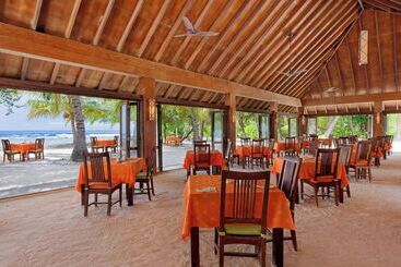 هتل Canareef Resort Maldives