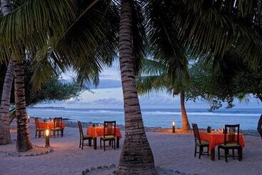هتل Canareef Resort Maldives