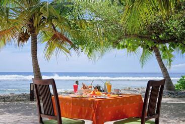 هتل Canareef Resort Maldives