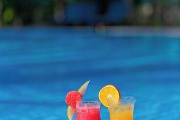 هتل Canareef Resort Maldives
