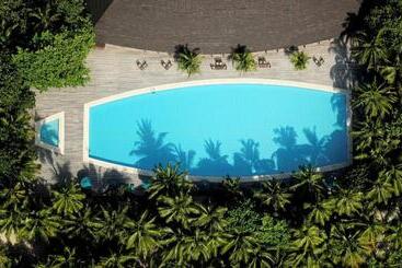 هتل Canareef Resort Maldives